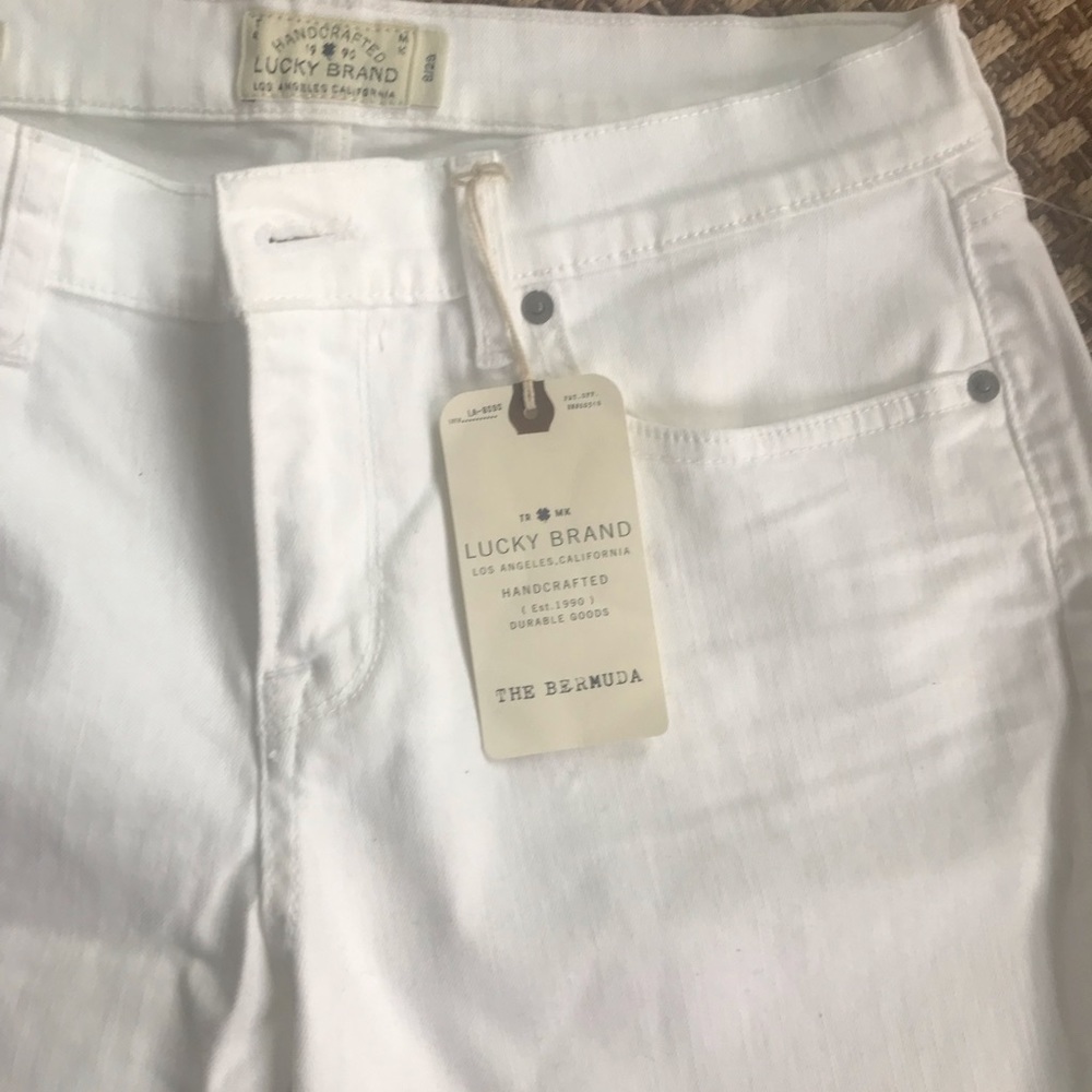 Lucky Brand New With Tags White Women’s Size 29 Bermuda Shorts - Picture 2 of 8